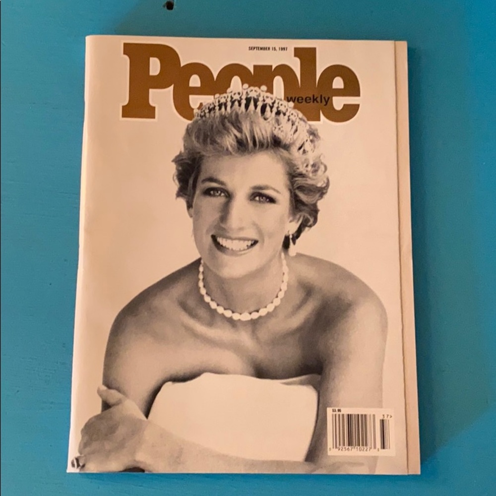 People Weekly Magazine - Picture 1 of 3